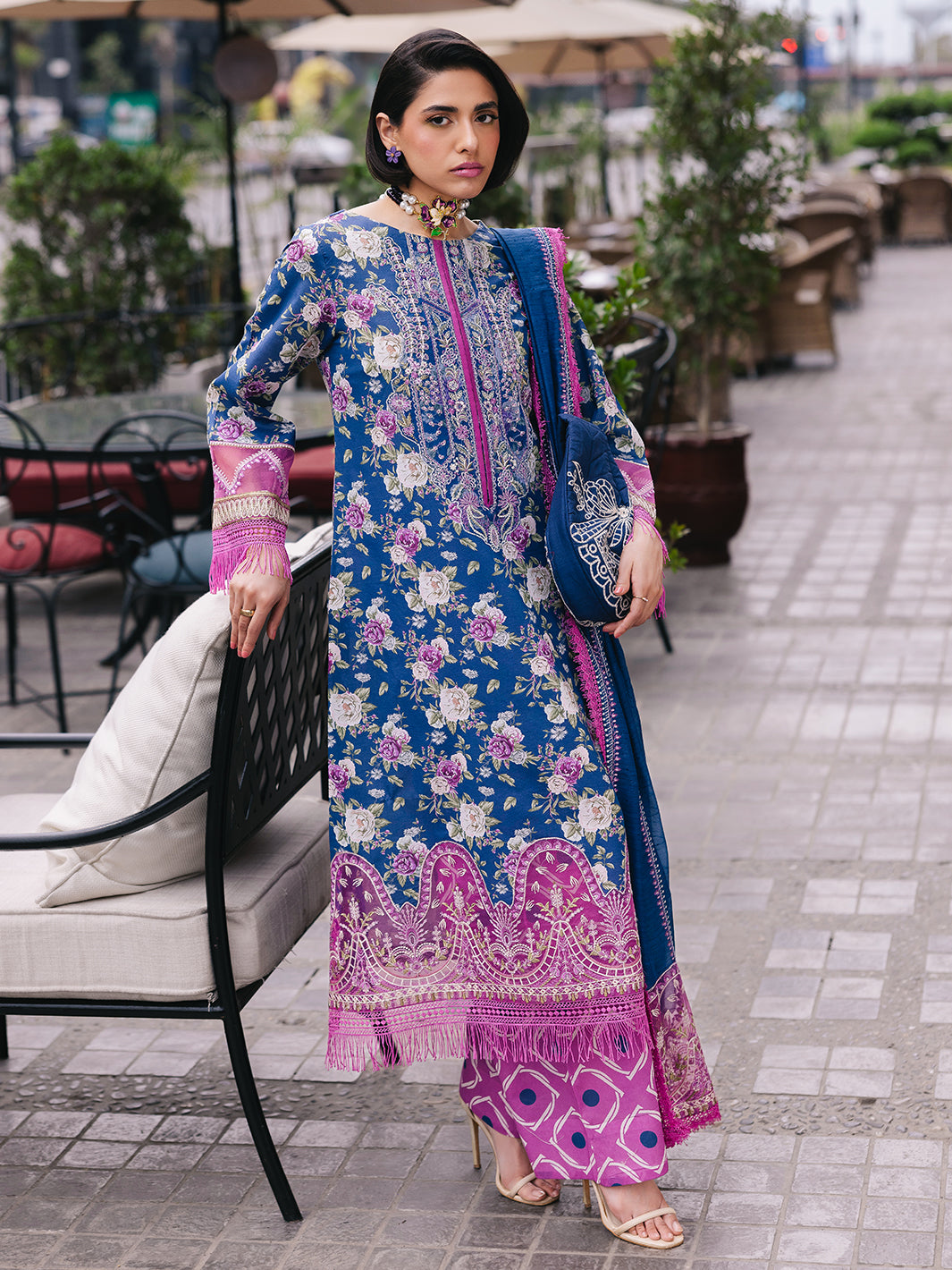 Mahnur | Broadway Luxury Lawn 25 | Ires XS Blue Lawn