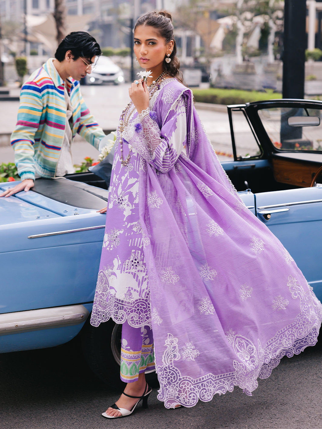 Mahnur | Broadway Luxury Lawn 25 | Viola L Purple Lawn