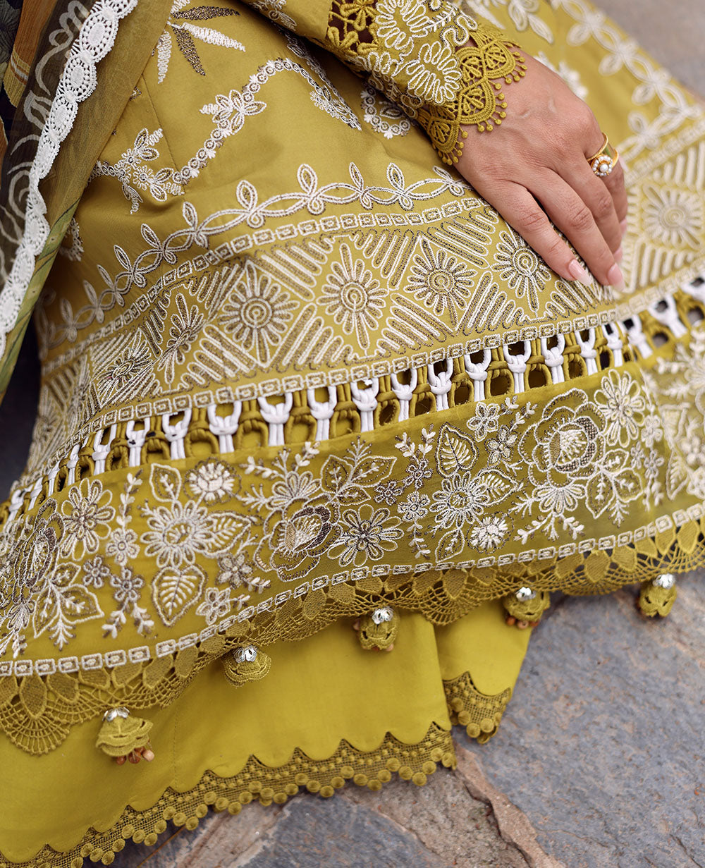 Republic Womenswear | Talia Luxury Lawn 25 | D1-A - Numa L Mist Yellow Lawn