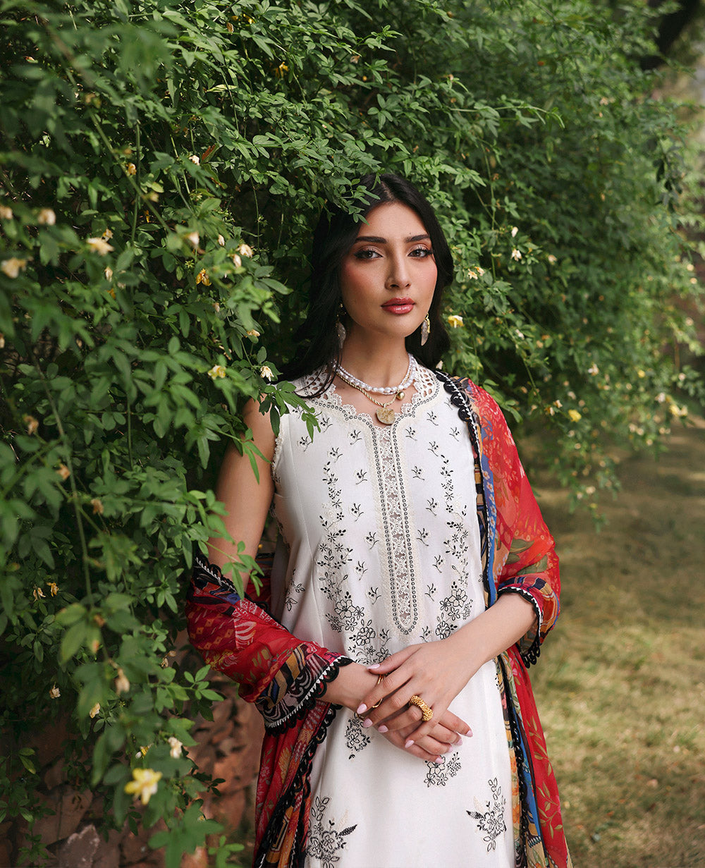 Republic Womenswear | Talia Luxury Lawn 25 | D1-B - Lunara XS White Lawn