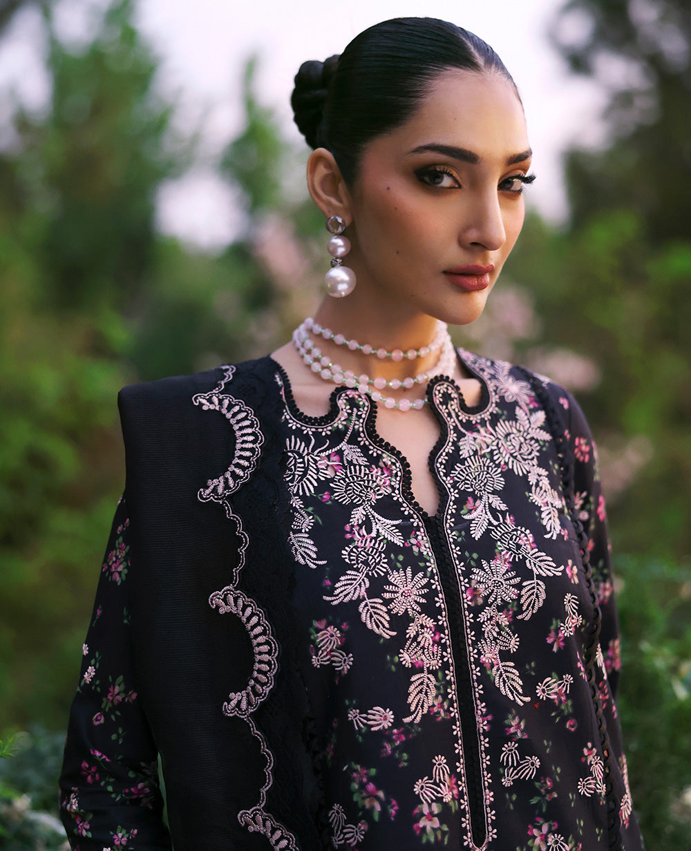 Republic Womenswear | Talia Luxury Lawn 25 | D2-A - Aria XS Black Lawn