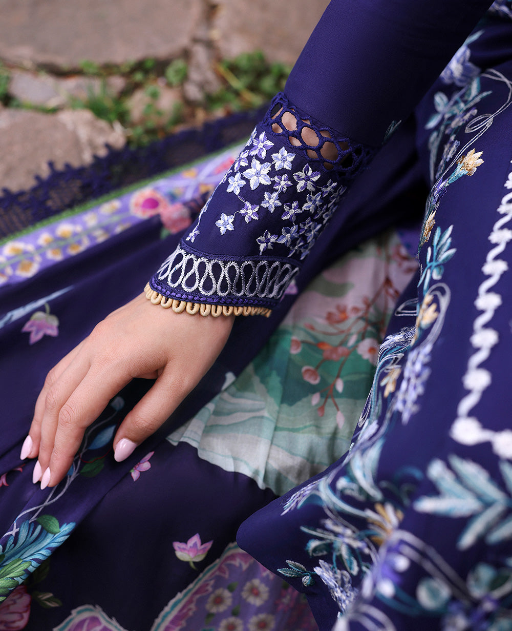 Republic Womenswear | Talia Luxury Lawn 25 | D3-B - Saia Navy Lawn M