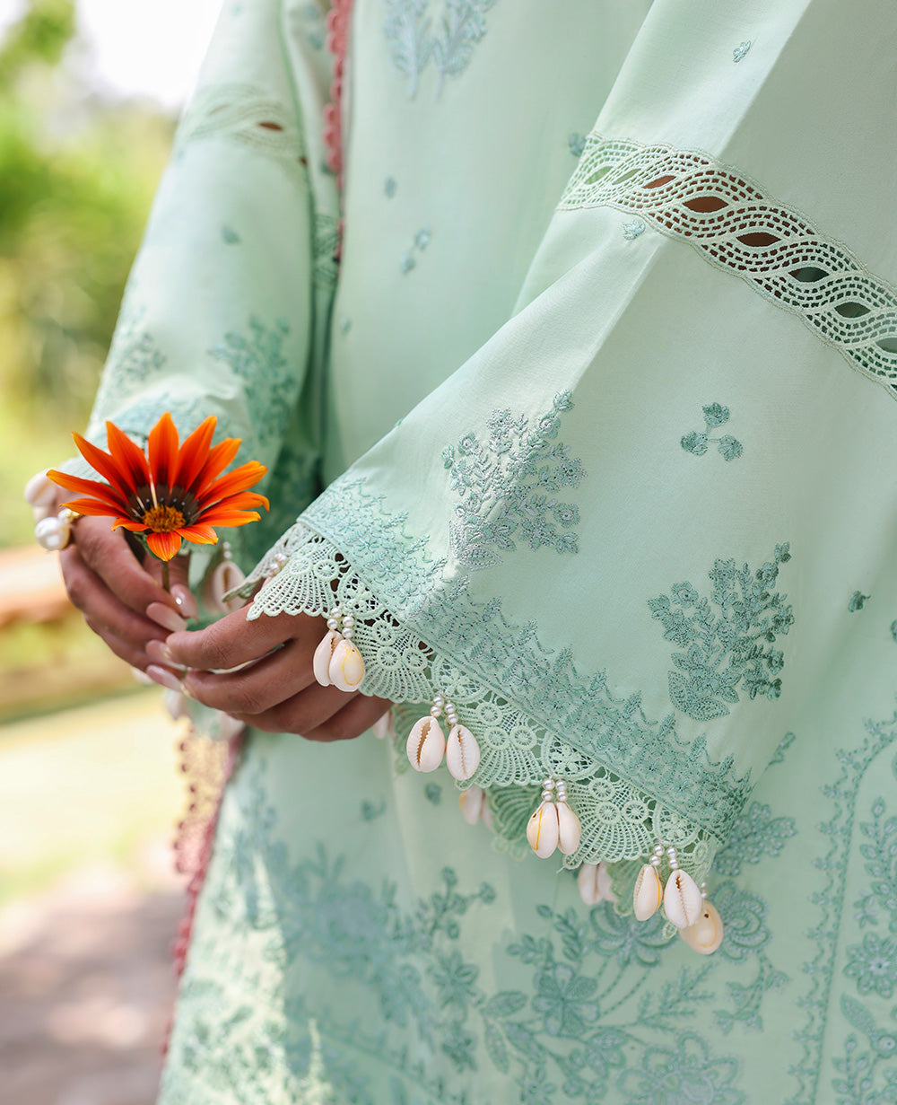 Republic Womenswear | Talia Luxury Lawn 25 | D4-A - Zayli M Aqua Green Lawn