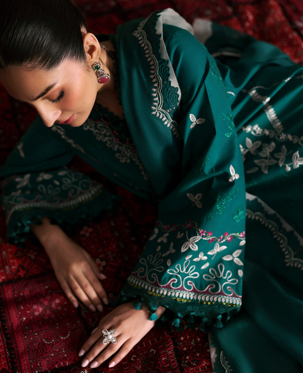 Republic Womenswear | Talia Luxury Lawn 25 | D8-B - Nia L Teal Green Lawn