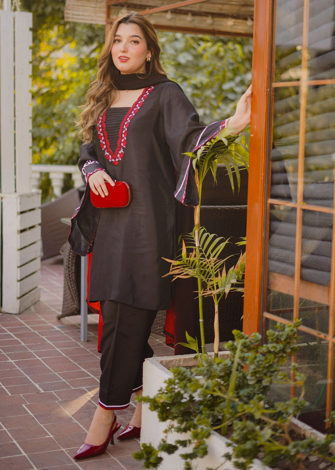 Fozia Khalid | Silk Spire | NOIR XS Raw Silk Black