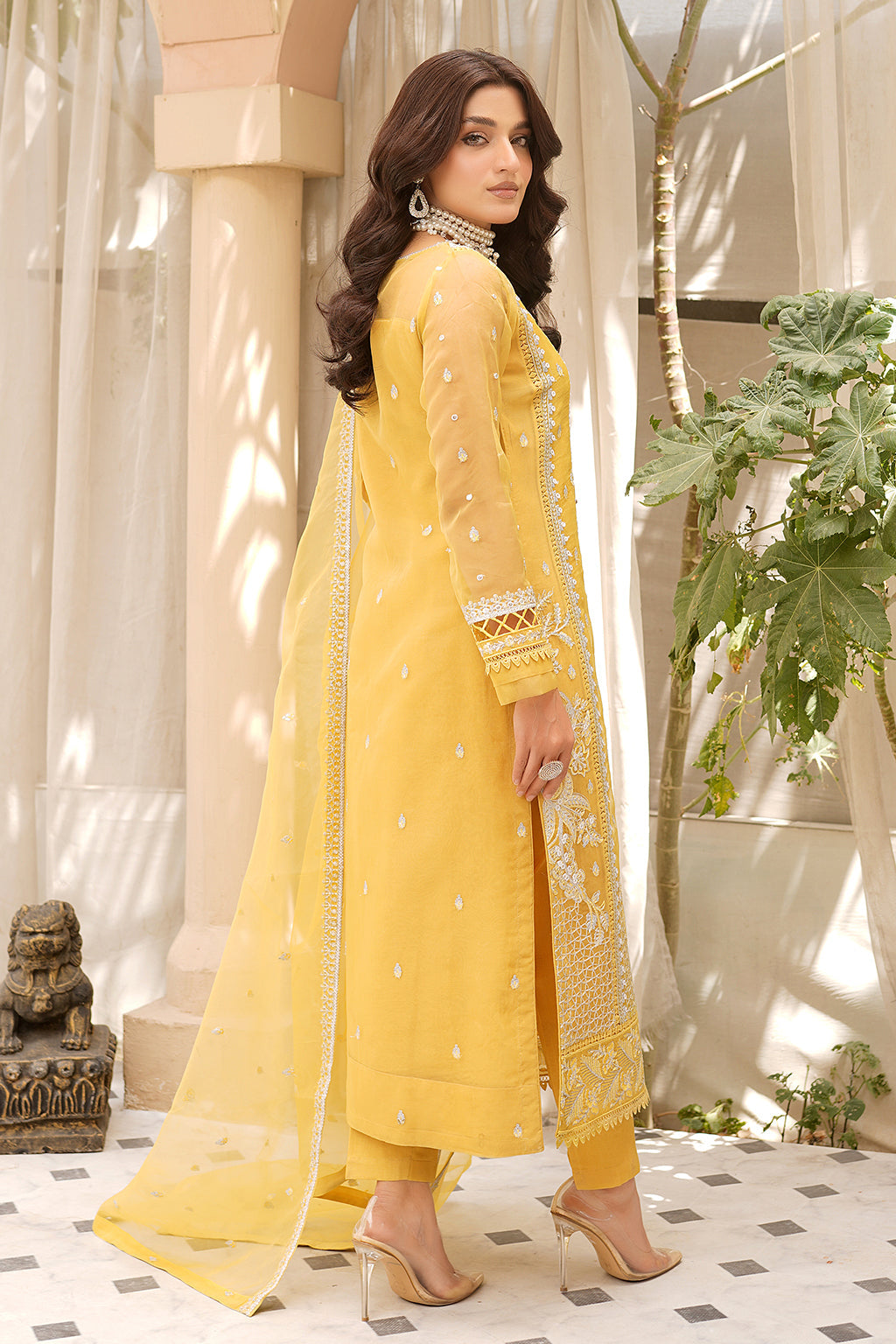 Maryams | Luxury Pret | M-1201 - Pakistani Designer Dress - by Maryams | Type: Luxury - 100% Original at Saira Sultan