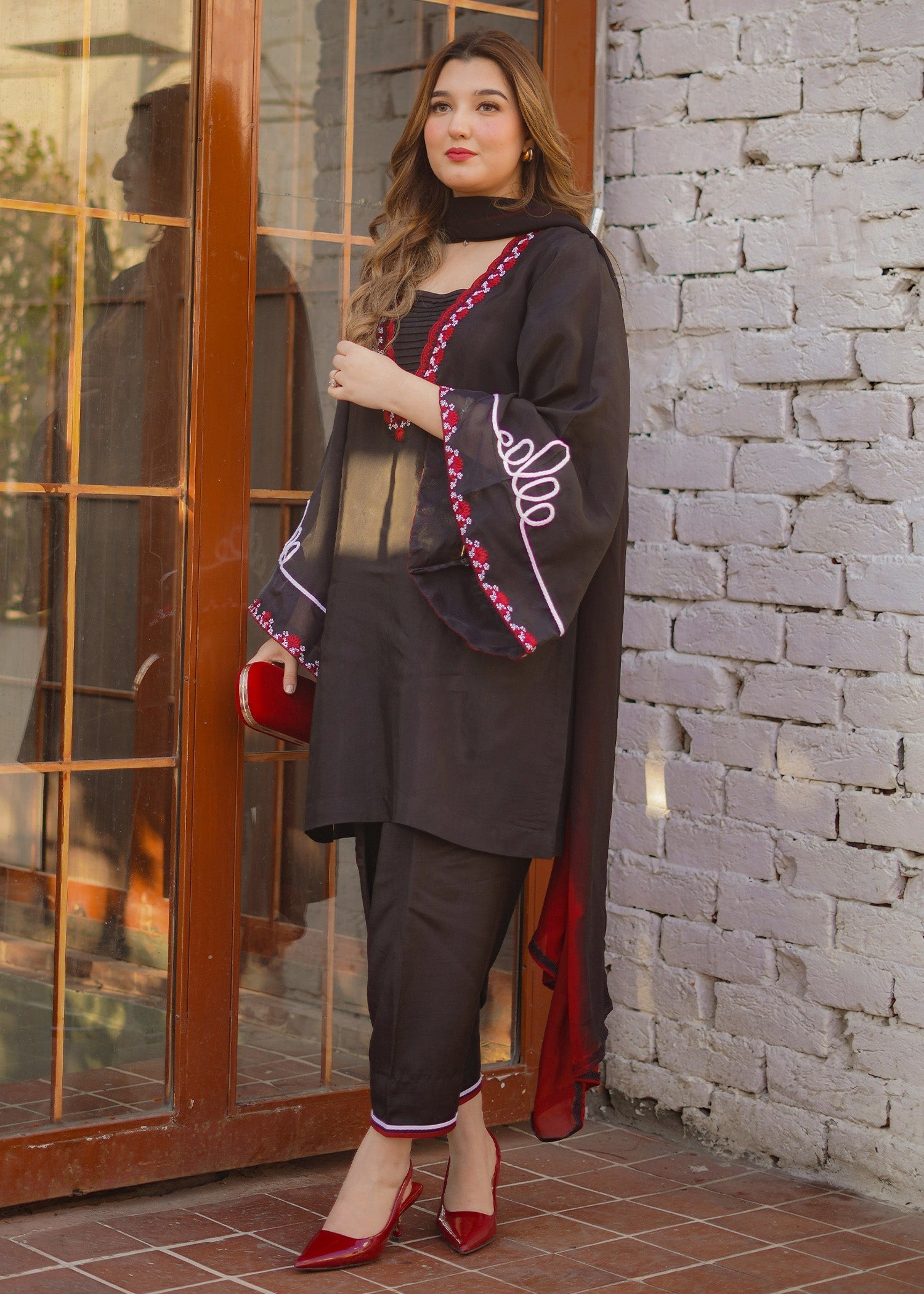 Fozia Khalid | Silk Spire | NOIR S Raw Silk Black