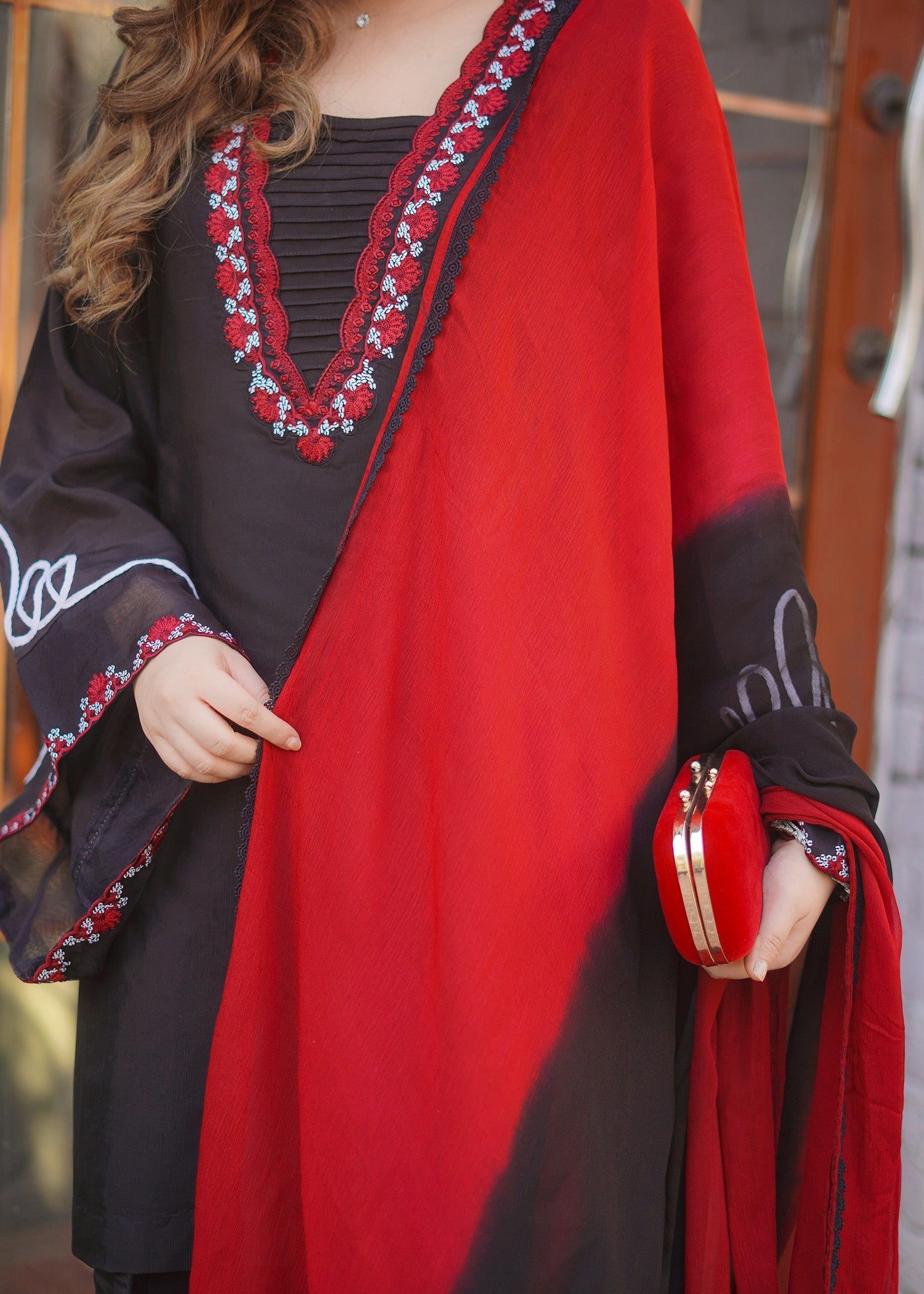 Fozia Khalid | Silk Spire | NOIR L Raw Silk Black