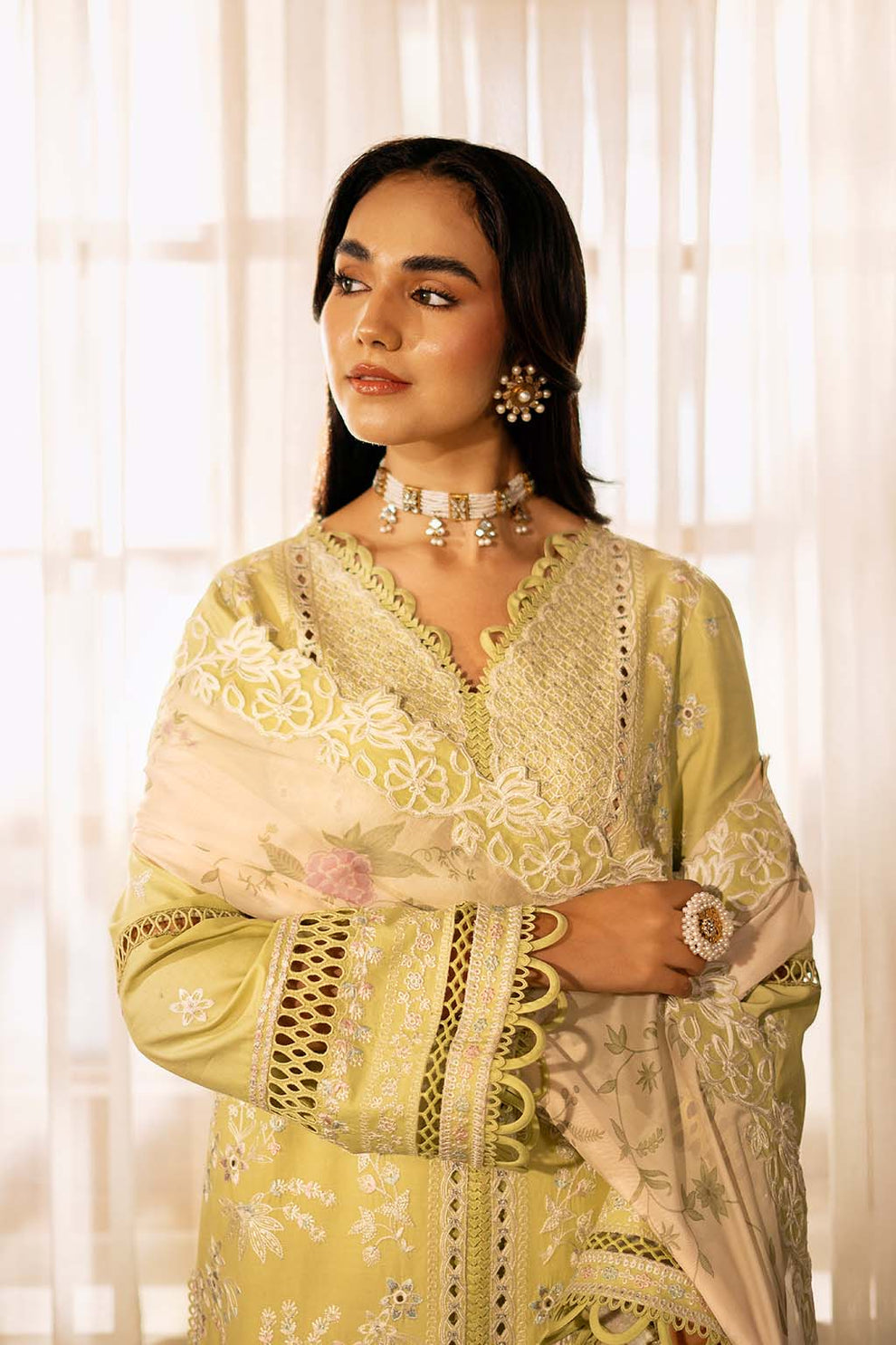 Zarposh | Sajni Lawn 25 | Gulnaz L Olive Lawn