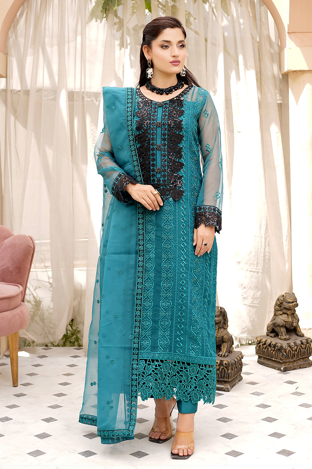 Maryams | Luxury Pret | M-1204 - Pakistani Designer Dress - by Maryams | Type: Luxury - 100% Original at Saira Sultan