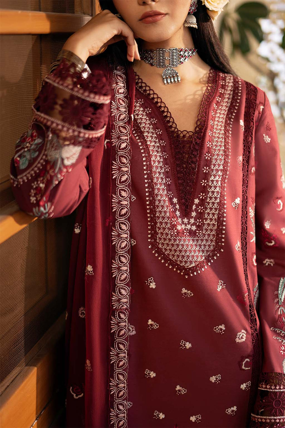 Zarposh | Sajni Lawn 25 | Nayirah L Maroon Lawn