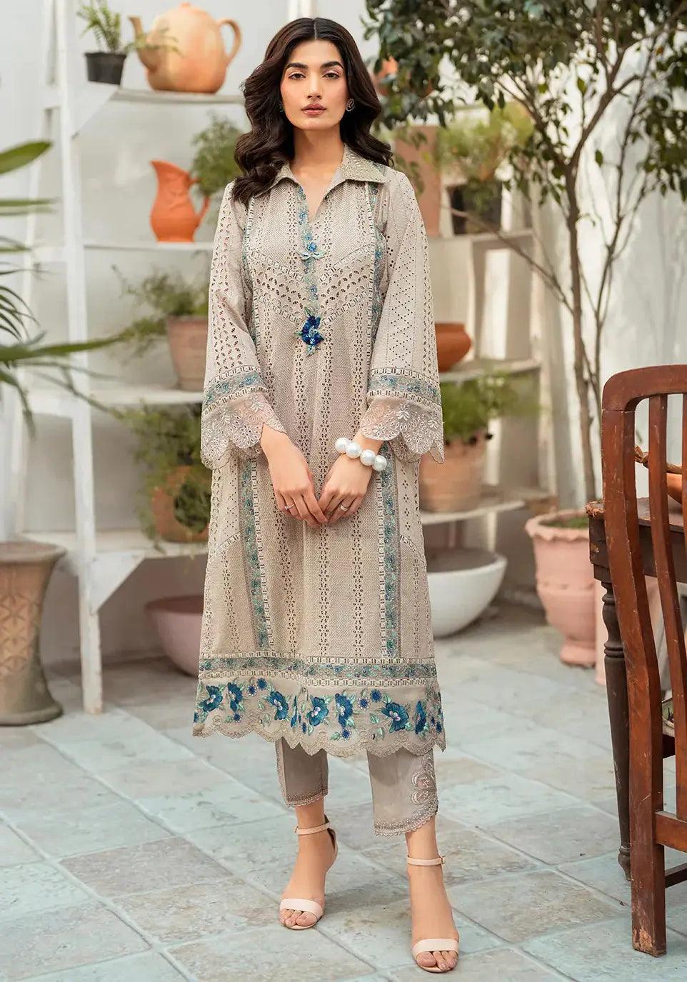 Zarqash | Belle Ame 24 | BL 010 Gris - Pakistani Designer Dress - by Zarqash | Type: Luxury - 100% Original at Saira Sultan