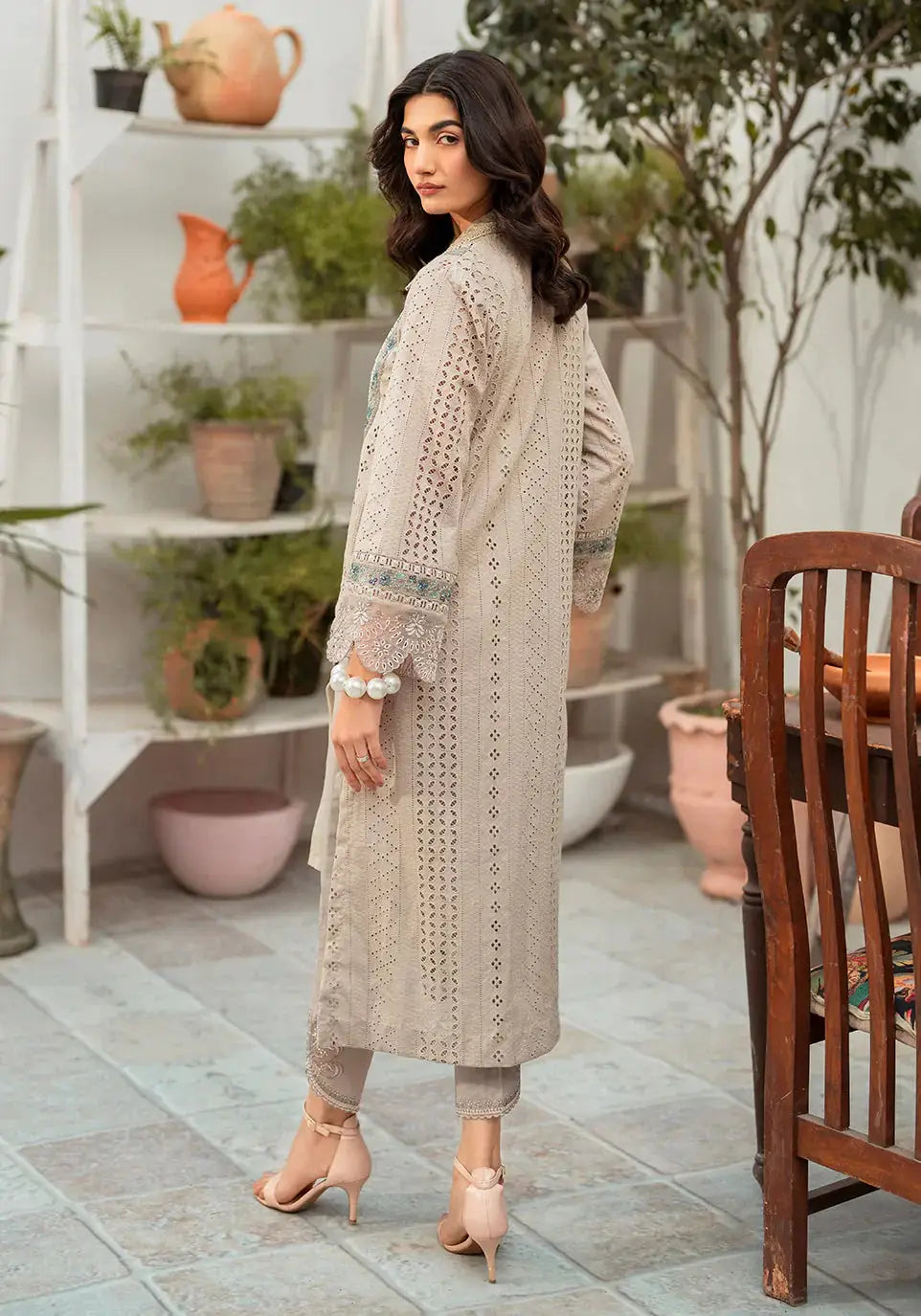 Zarqash | Belle Ame 24 | BL 010 Gris - Pakistani Designer Dress - by Zarqash | Type: Luxury - 100% Original at Saira Sultan