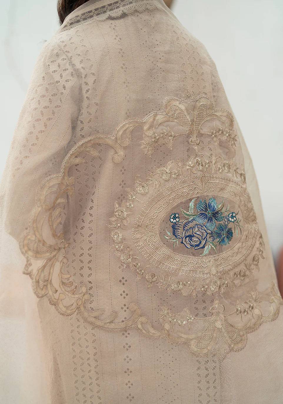 Zarqash | Belle Ame 24 | BL 010 Gris - Pakistani Designer Dress - by Zarqash | Type: Luxury - 100% Original at Saira Sultan