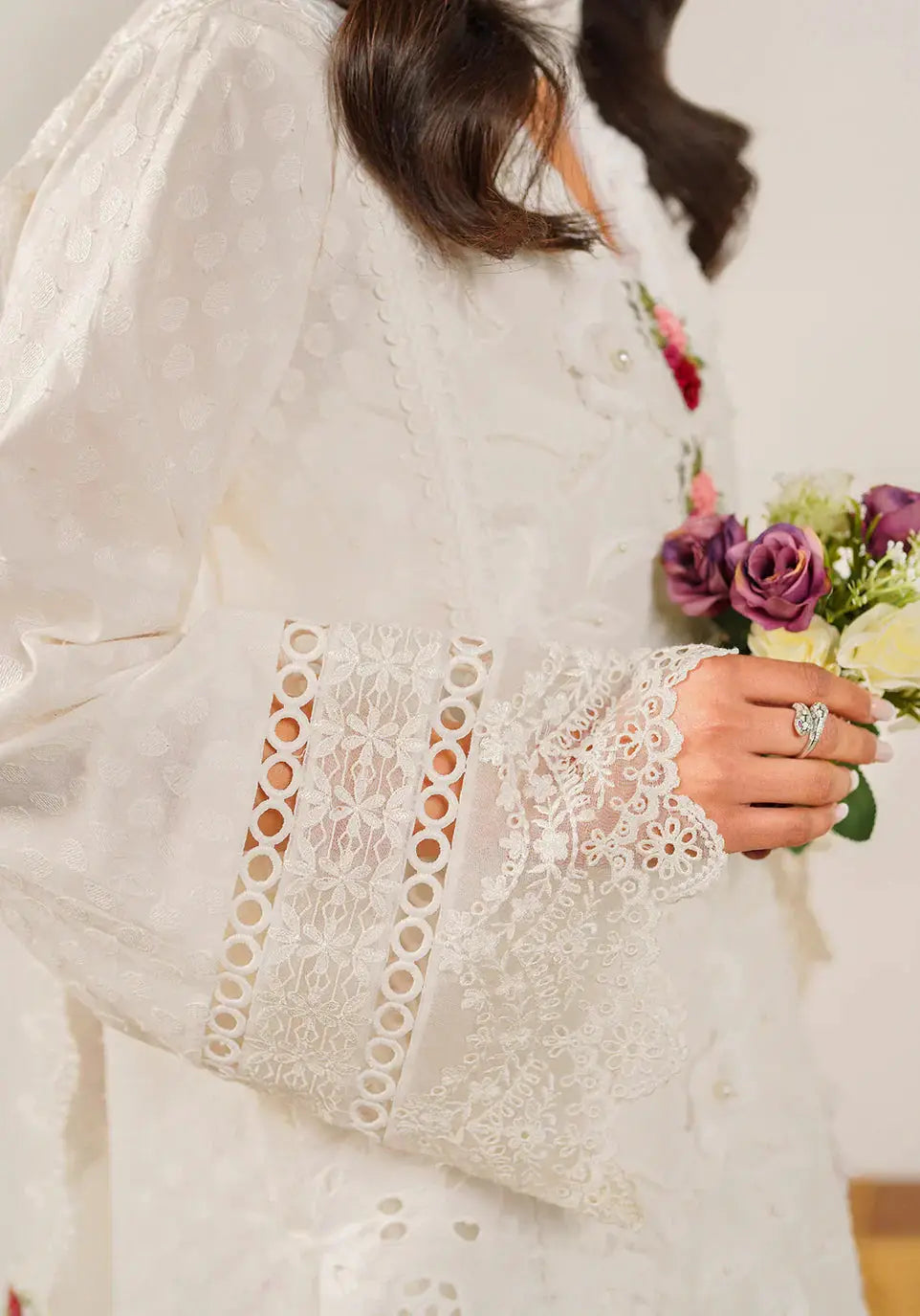 Zarqash | Belle Ame 24 | BL 012 BLANCHE - Pakistani Designer Dress - by Zarqash | Type: Luxury - 100% Original at Saira Sultan