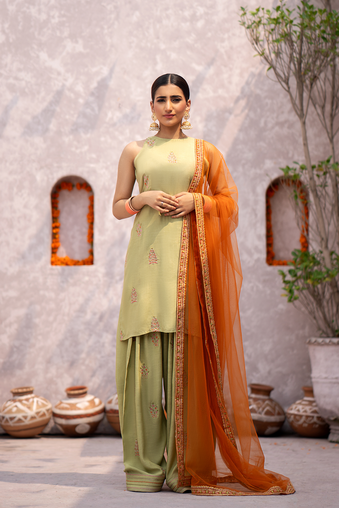 Erum Khan | Sakhiyan Formals | GULBAHAR - Pakistani Designer Dress - by Erum Khan | Type: Formal - 100% Original at Saira Sultan