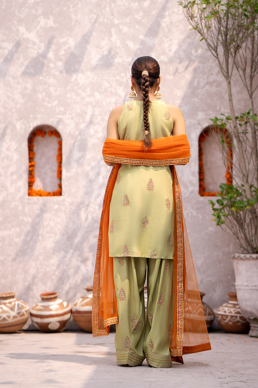 Erum Khan | Sakhiyan Formals | GULBAHAR - Pakistani Designer Dress - by Erum Khan | Type: Formal - 100% Original at Saira Sultan