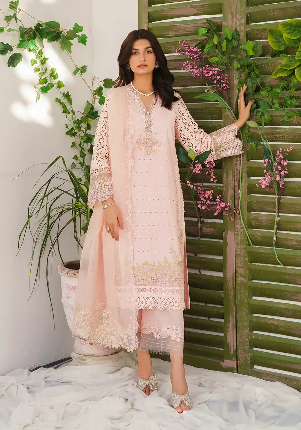 Zarqash | Belle Ame 24 | BL 008 Reine - Pakistani Designer Dress - by Zarqash | Type: Luxury - 100% Original at Saira Sultan