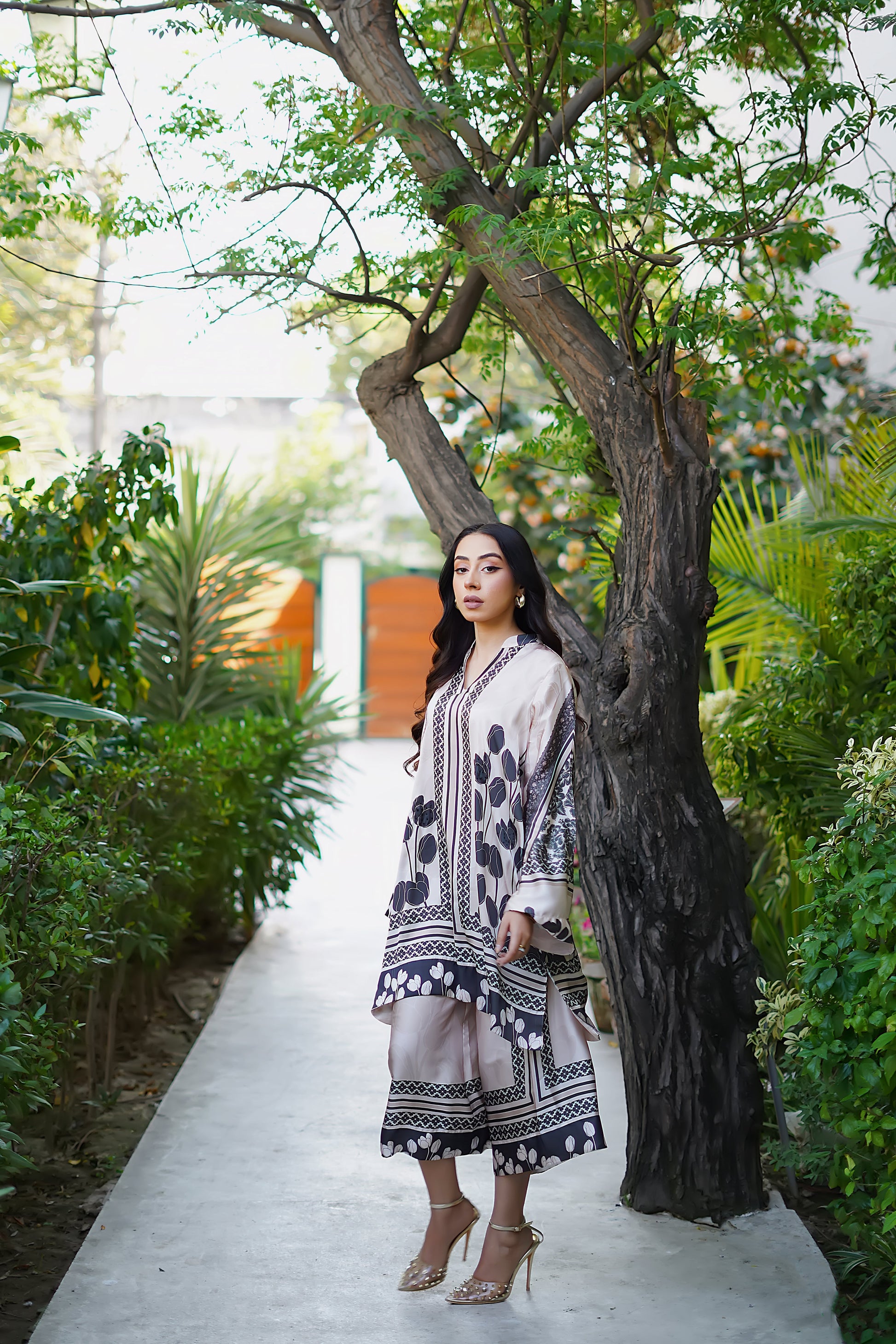 Erum Khan | Nue 25 | Royal Mirage L Mauve Charmeuse Silk