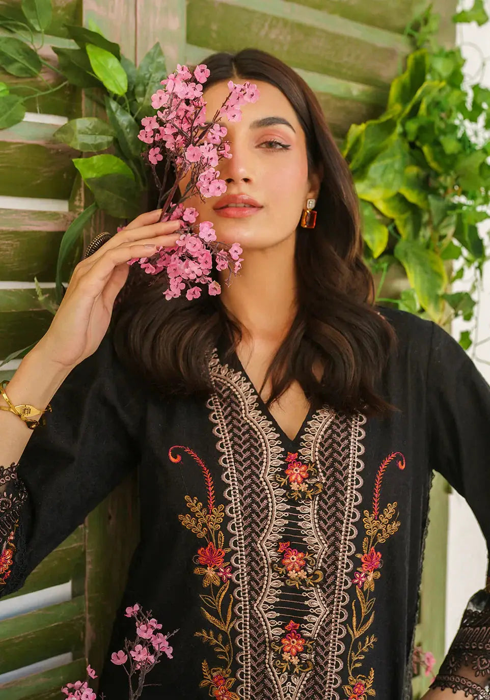 Zarqash | Belle Ame 24 | BL 007 Jardin Noir - Pakistani Designer Dress - by Zarqash | Type: Luxury - 100% Original at Saira Sultan