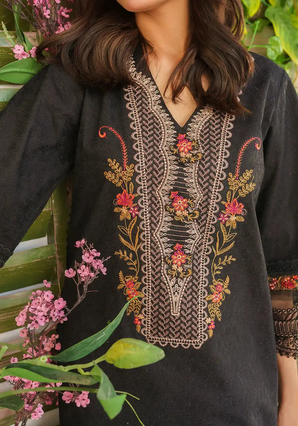Zarqash | Belle Ame 24 | BL 007 Jardin Noir - Pakistani Designer Dress - by Zarqash | Type: Luxury - 100% Original at Saira Sultan