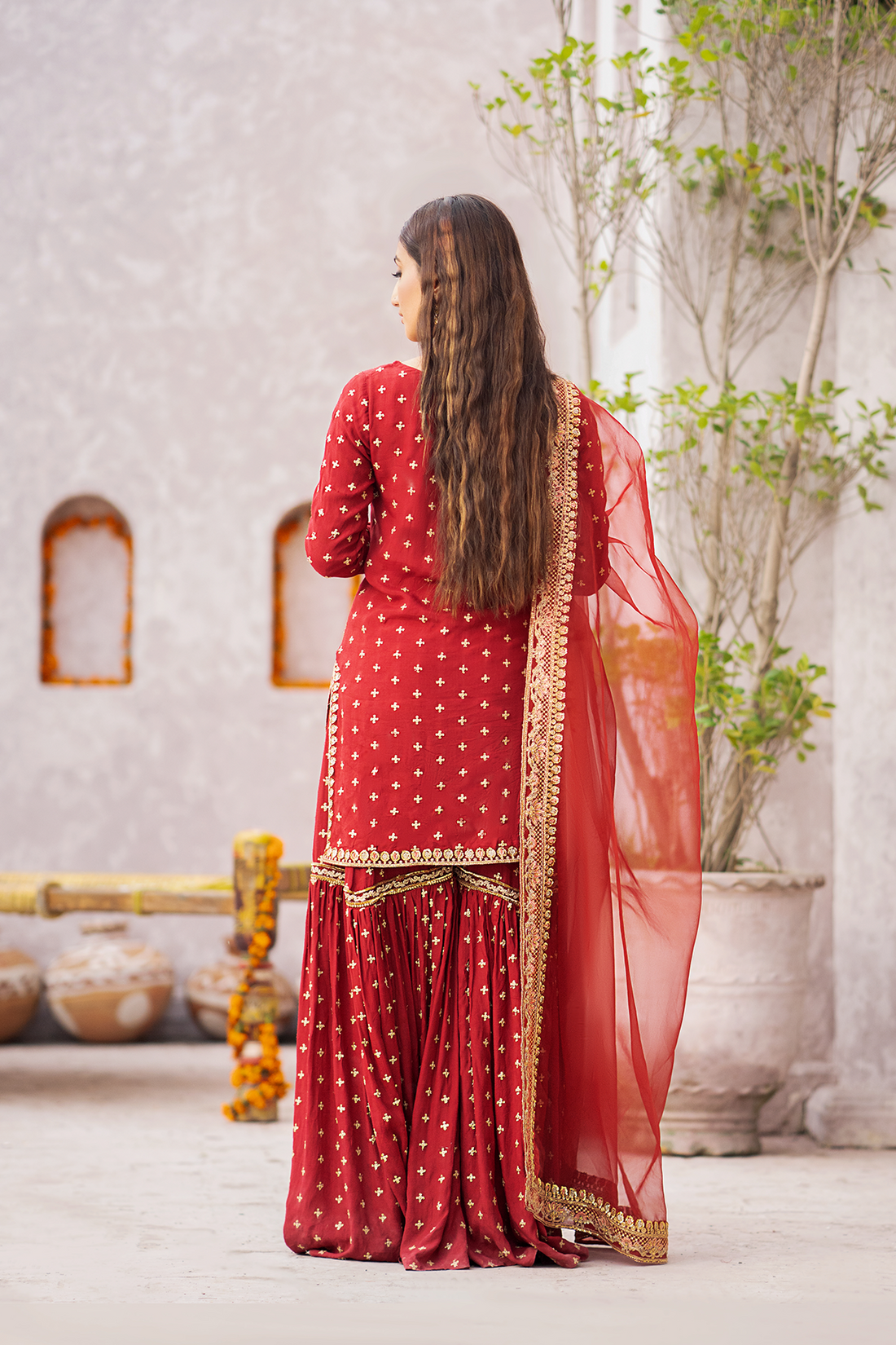 Erum Khan | Sakhiyan Formals | GULAB - Pakistani Designer Dress - by Erum Khan | Type: Formal - 100% Original at Saira Sultan