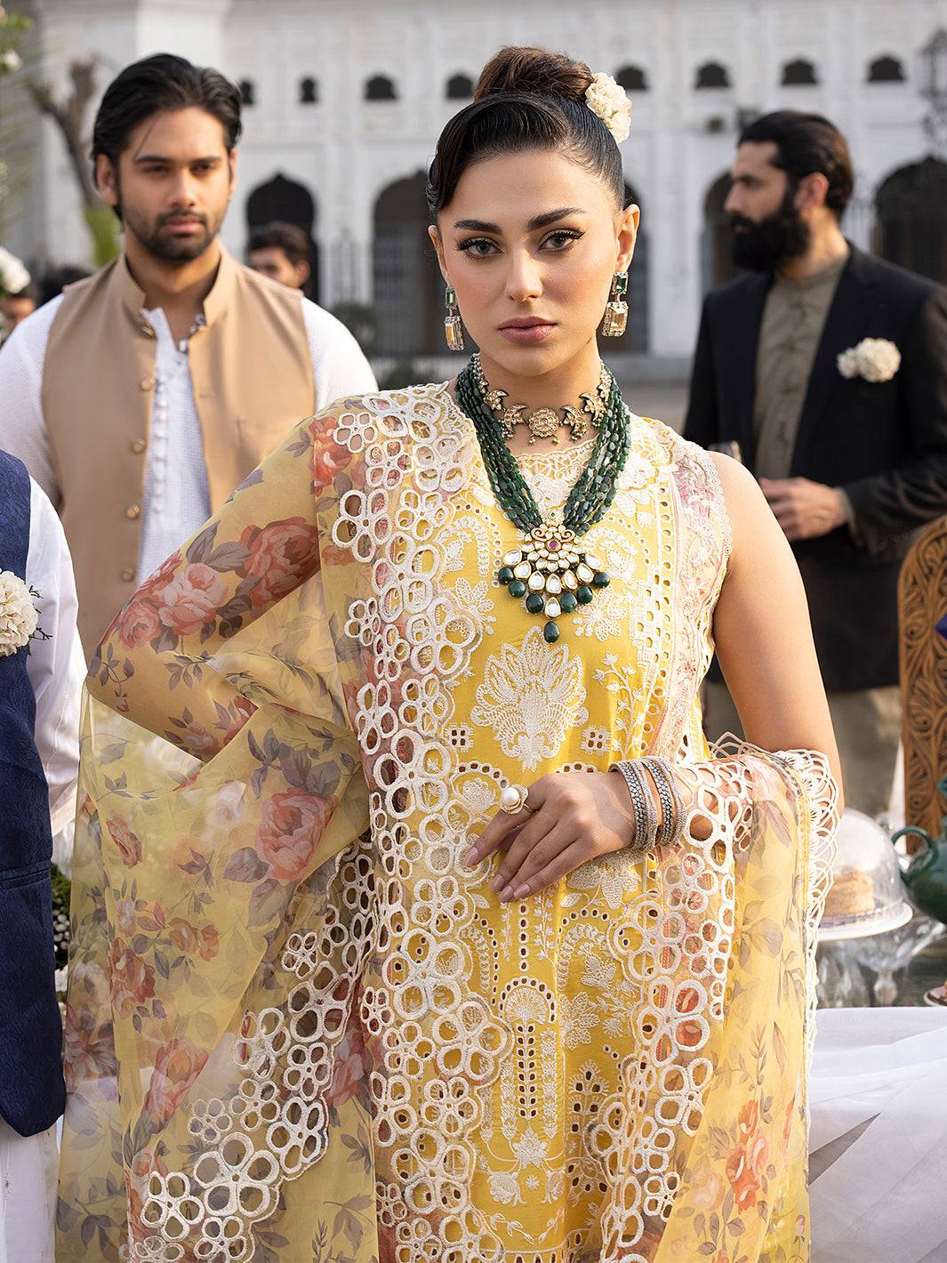 Mahnur | Mahrukh Luxury Lawn 24 | DELIA - Pakistani Designer Dress - by Mahnur | Type: Luxury - 100% Original at Saira Sultan