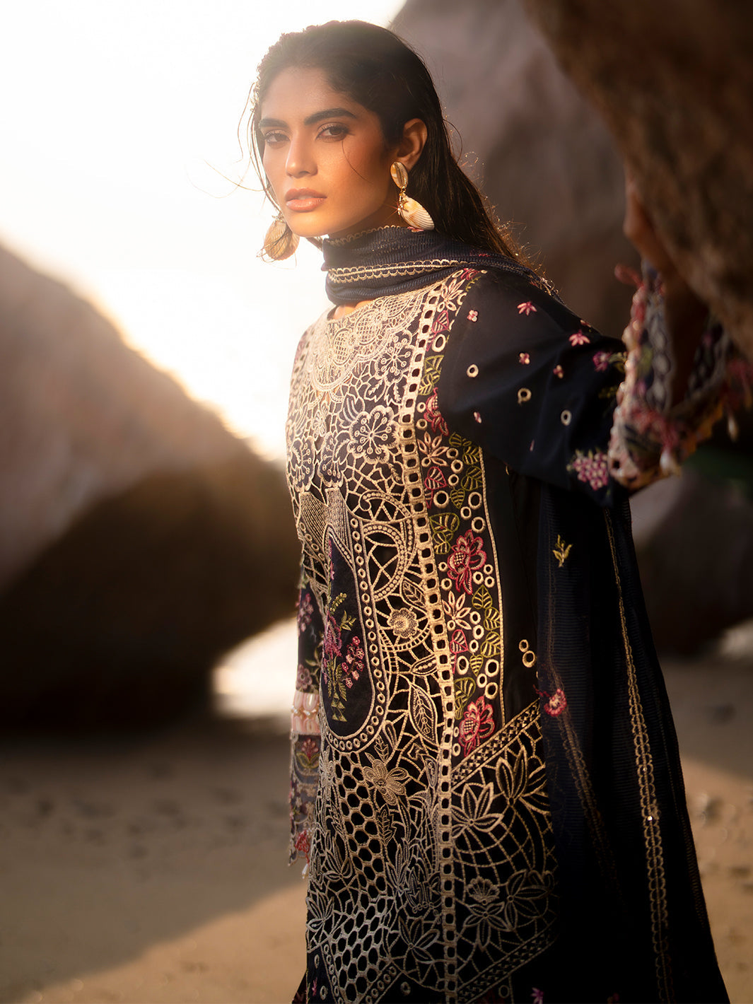 Mahnur | Sirena Luxury Lawn 25 | Derya L Midnight Blue Lawn