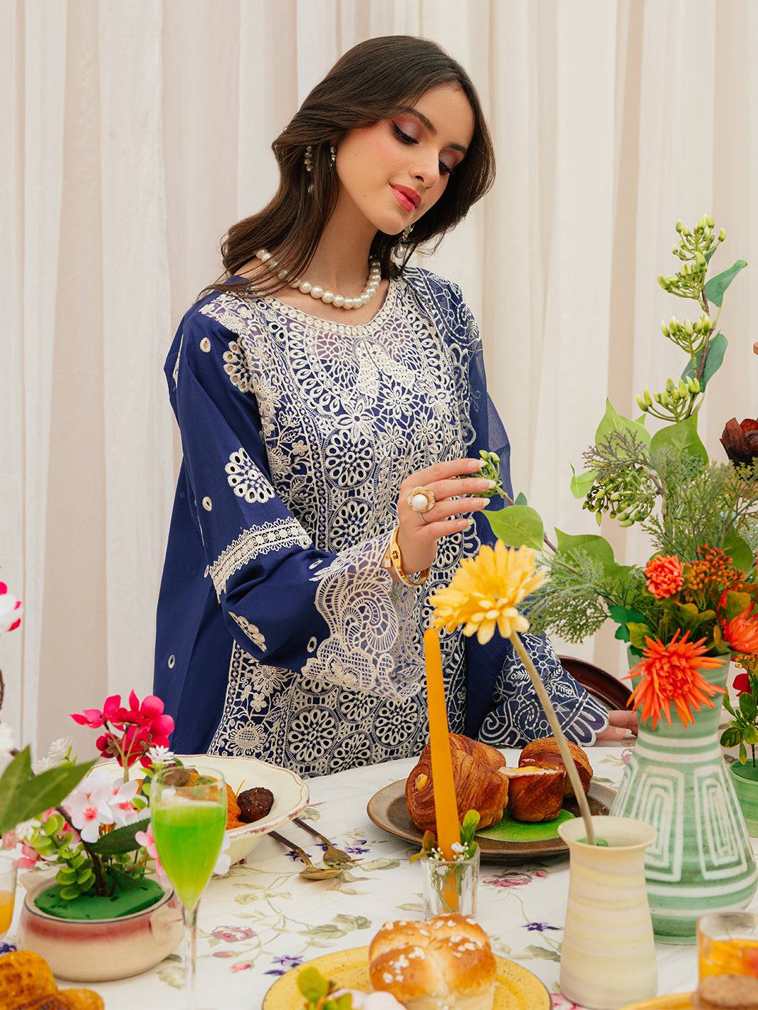 Mahnur | Allenura Luxury Lawn 24 | ELYSIUM - Pakistani Designer Dress - by Mahnur | Type: Luxury - 100% Original at Saira Sultan