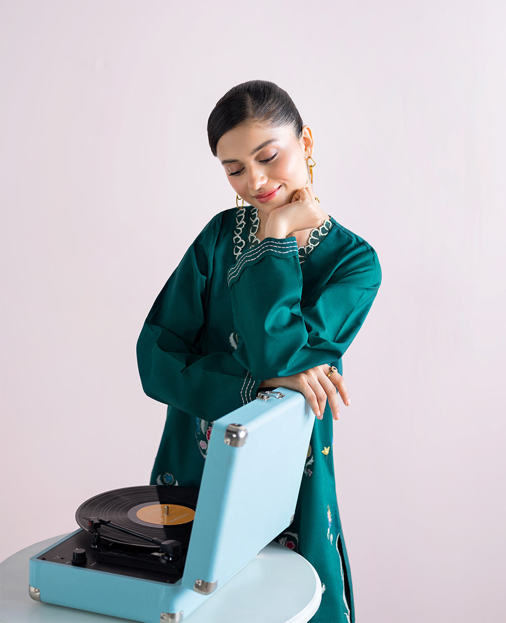 Republic Womenswear | Essentials 25 | ES-188 - Pakistani Designer Dress - by Republic Womenswear - Type : Ladies Clothes - 100% Original at Saira Sultan