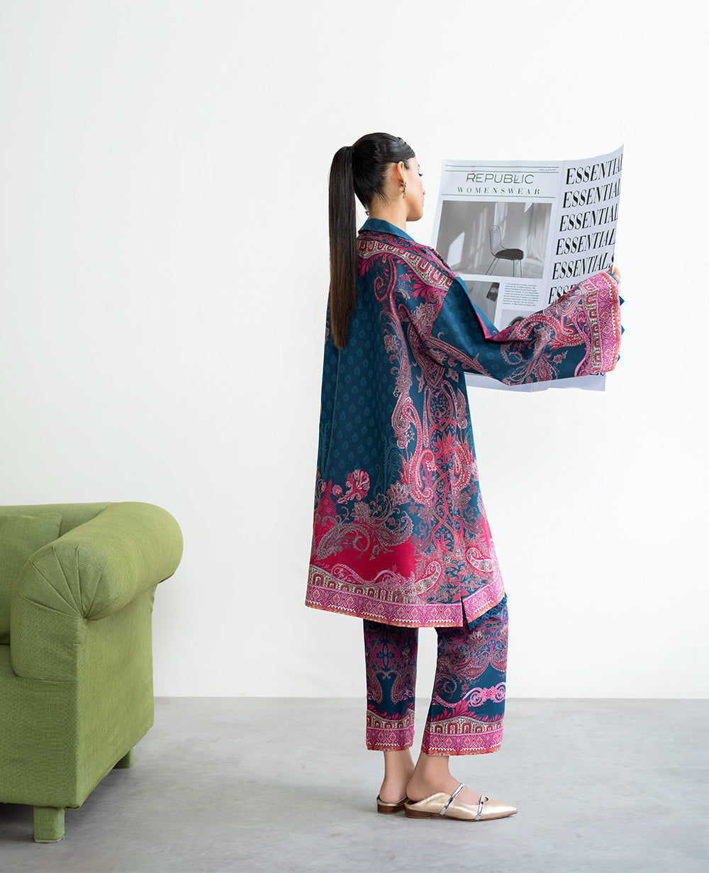 Republic Womenswear | Essentials 25 | ES-202 - Pakistani Designer Dress - by Republic Womenswear - Type : Ladies Clothes - 100% Original at Saira Sultan