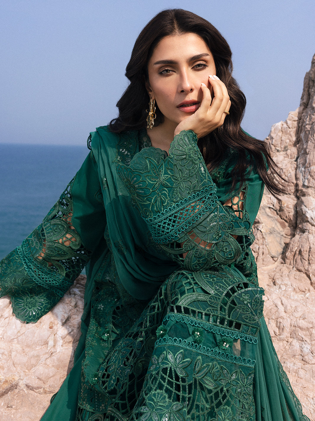 Mahnur | Sirena Luxury Lawn 25 | Eirene M Teal Green Lawn