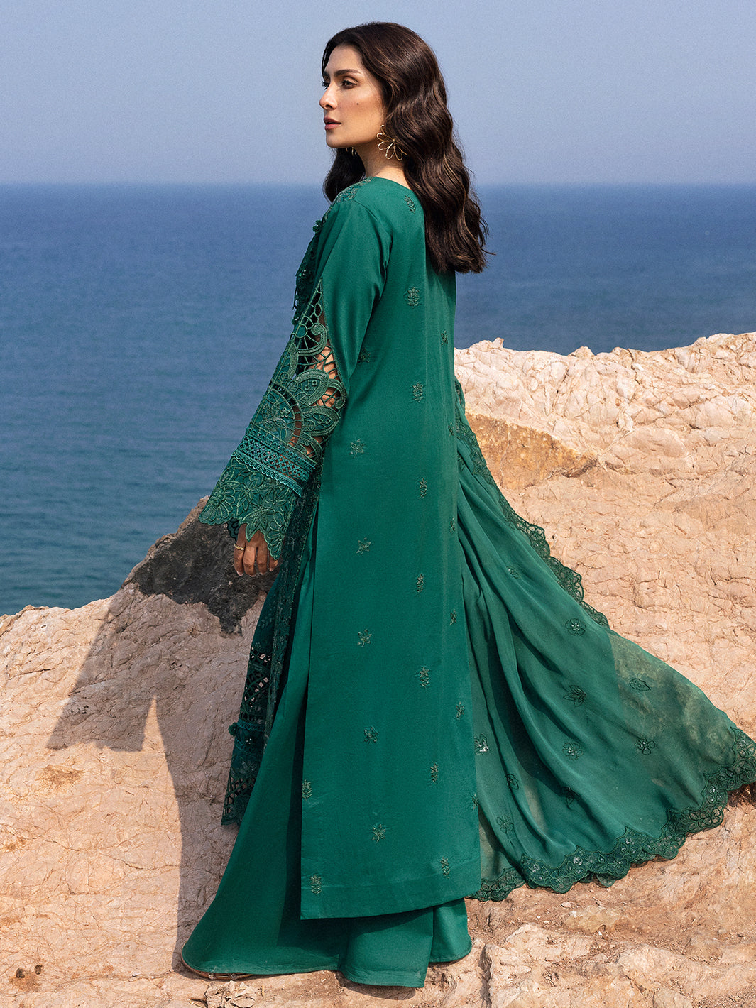 Mahnur | Sirena Luxury Lawn 25 | Eirene XS Teal Green Lawn