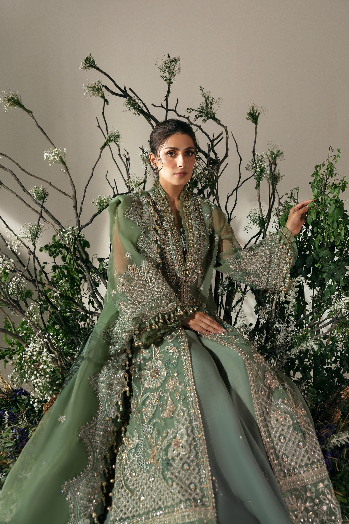 Elan | Wedding Festive 24 | JARDIN DE RŠVES (EC24-05) XL Deep Olive Green Poly Organza