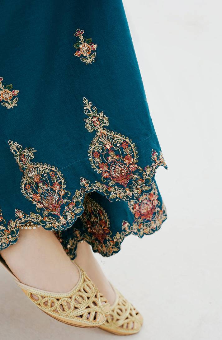 Emaan Adeel | Gul Mohr Eid Pret | ZABEEN - Pakistani Designer Dress - by Emaan Adeel | Type: Luxury - 100% Original at Saira Sultan
