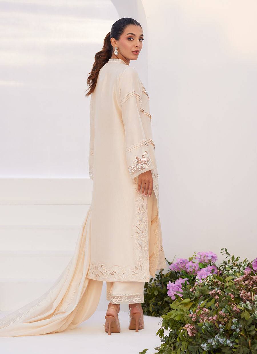 Farah Talib Aziz | Zaza Luxe Pret 24 | TISELE IVORY PLEATED RAW SILK SHIRT AND DUPATTA - Pakistani Designer Dress - by Farah Talib Aziz | Type: Luxury - 100% Original at Saira Sultan