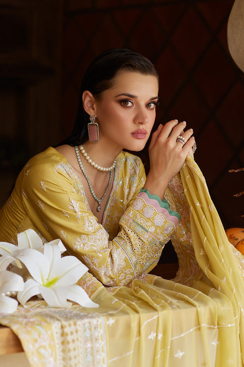 Gulaal | Luxury Lawn 25 | Iris M Yellow Lawn