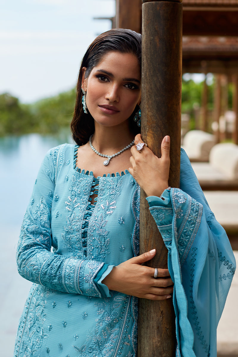 Gulaal | Luxury Lawn 25 | Dhalia M Turqiouse Lawn