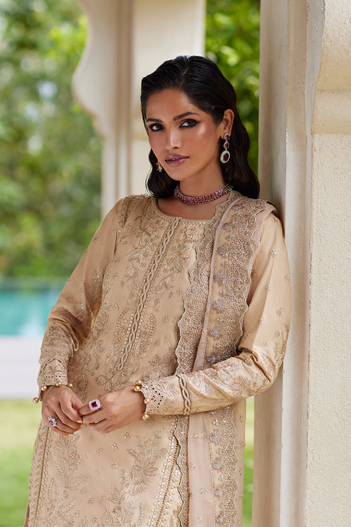 Gulaal | Luxury Lawn 25 | Daphne M Beige Lawn