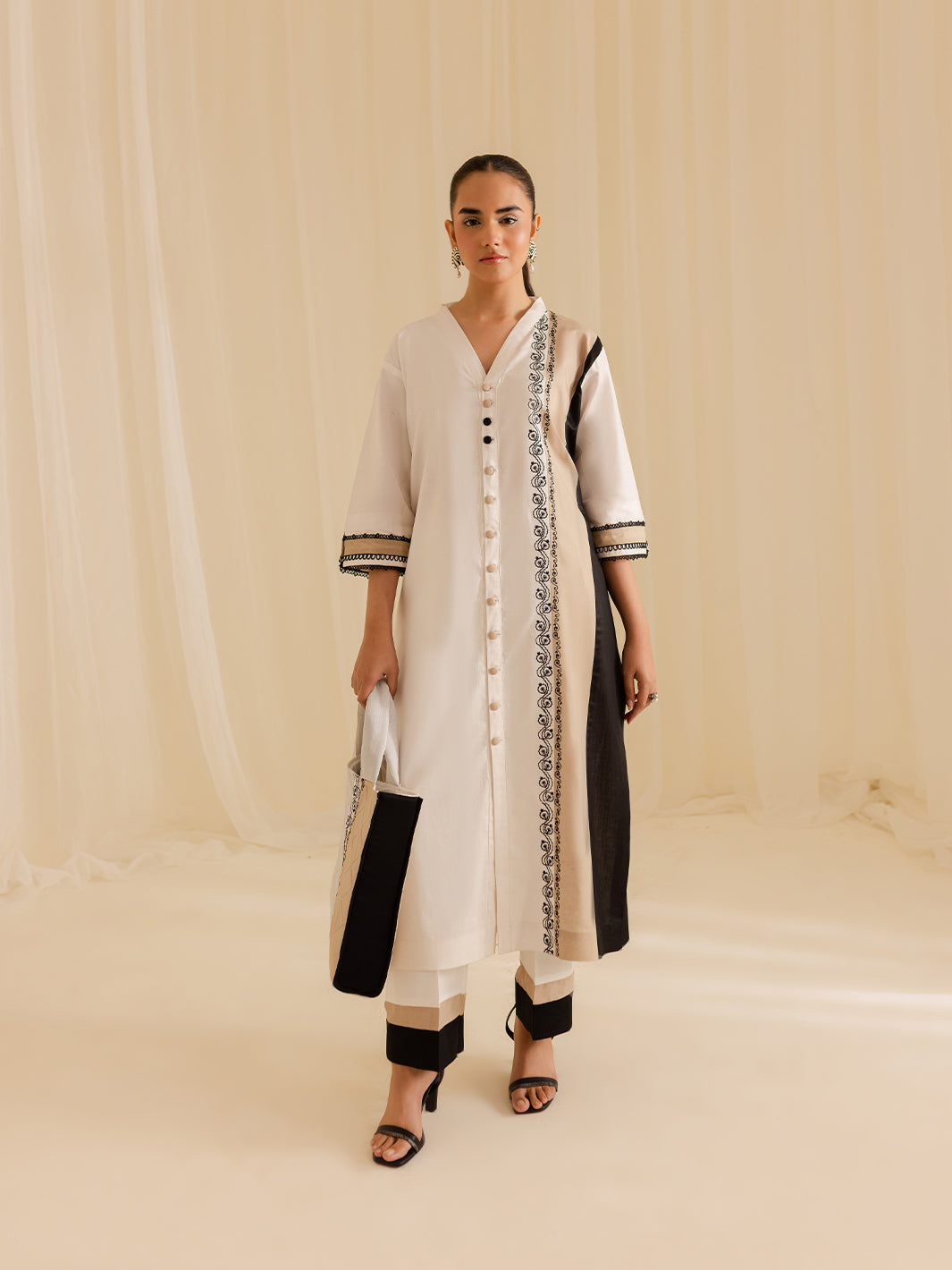 Mahnur | Petal Whispers Lawn Pret | Gardenia XS Ivory Lawn
