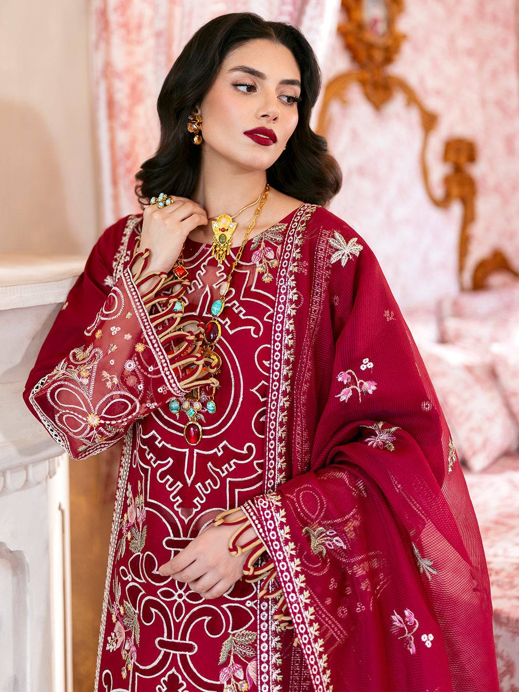 Mahnur | Sophie Luxury Lawn 25 | Ginny - Pakistani Designer Dress - by Mahnur | Type: Ladies Clothes - 100% Original at Saira Sultan