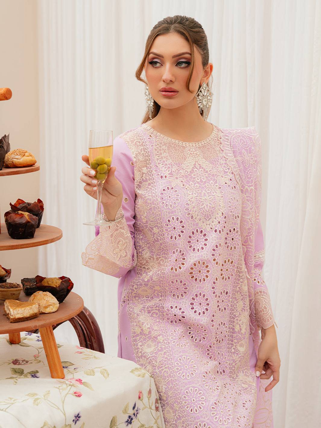 Mahnur | Allenura Luxury Lawn 24 | HARMONY - Pakistani Designer Dress - by Mahnur | Type: Luxury - 100% Original at Saira Sultan