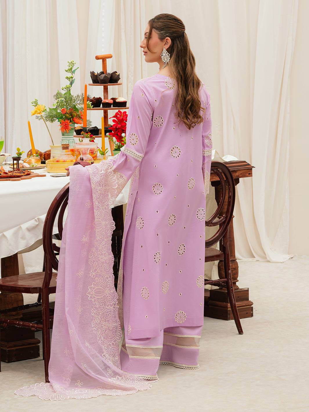 Mahnur | Allenura Luxury Lawn 24 | HARMONY - Pakistani Designer Dress - by Mahnur | Type: Luxury - 100% Original at Saira Sultan