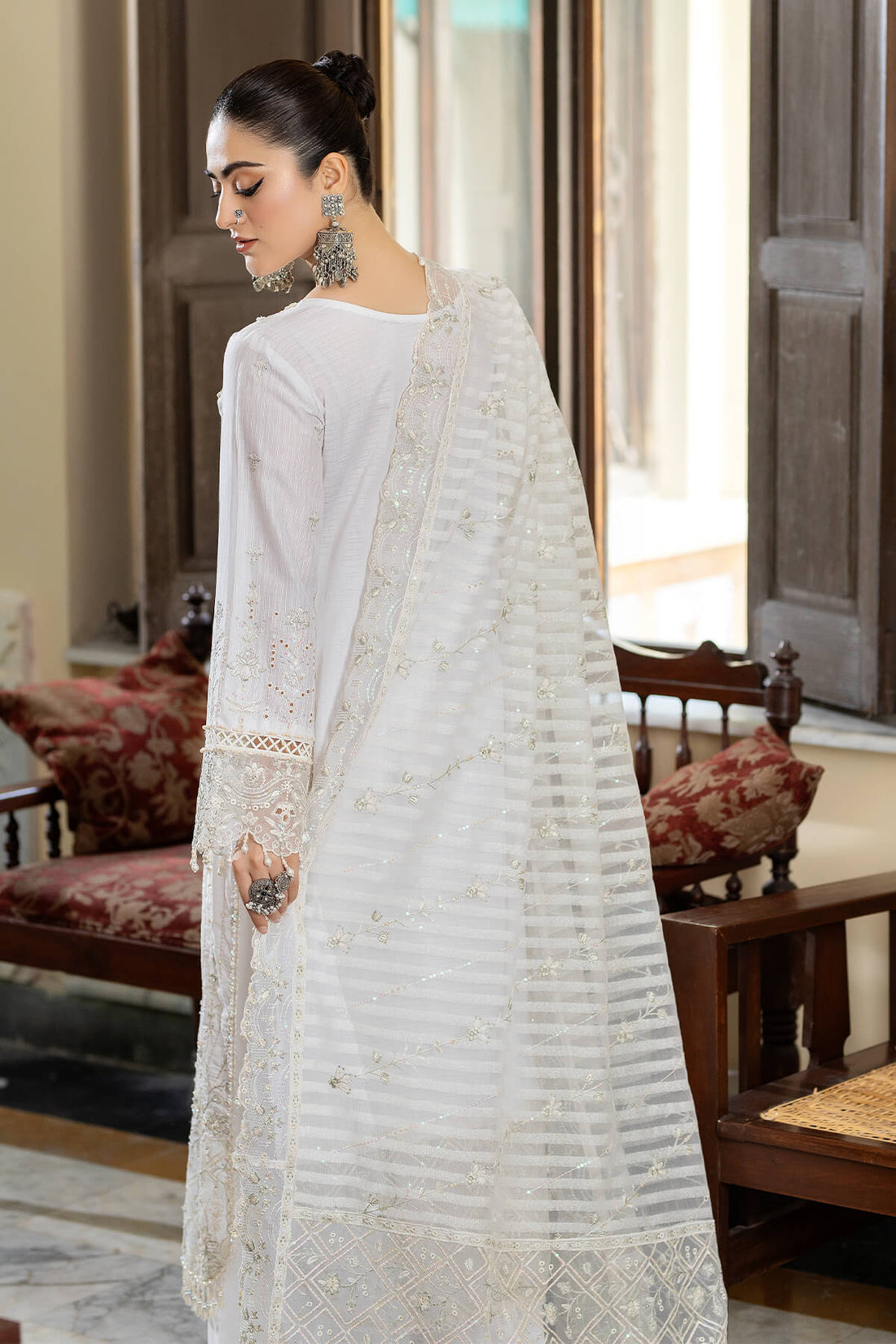 Raeesa Premium | Kimora Lawn Collection | Kimora | HL-18 Marwa - Pakistani Designer Dress - by Raeesa Premium | Type: Luxury - 100% Original at Saira Sultan