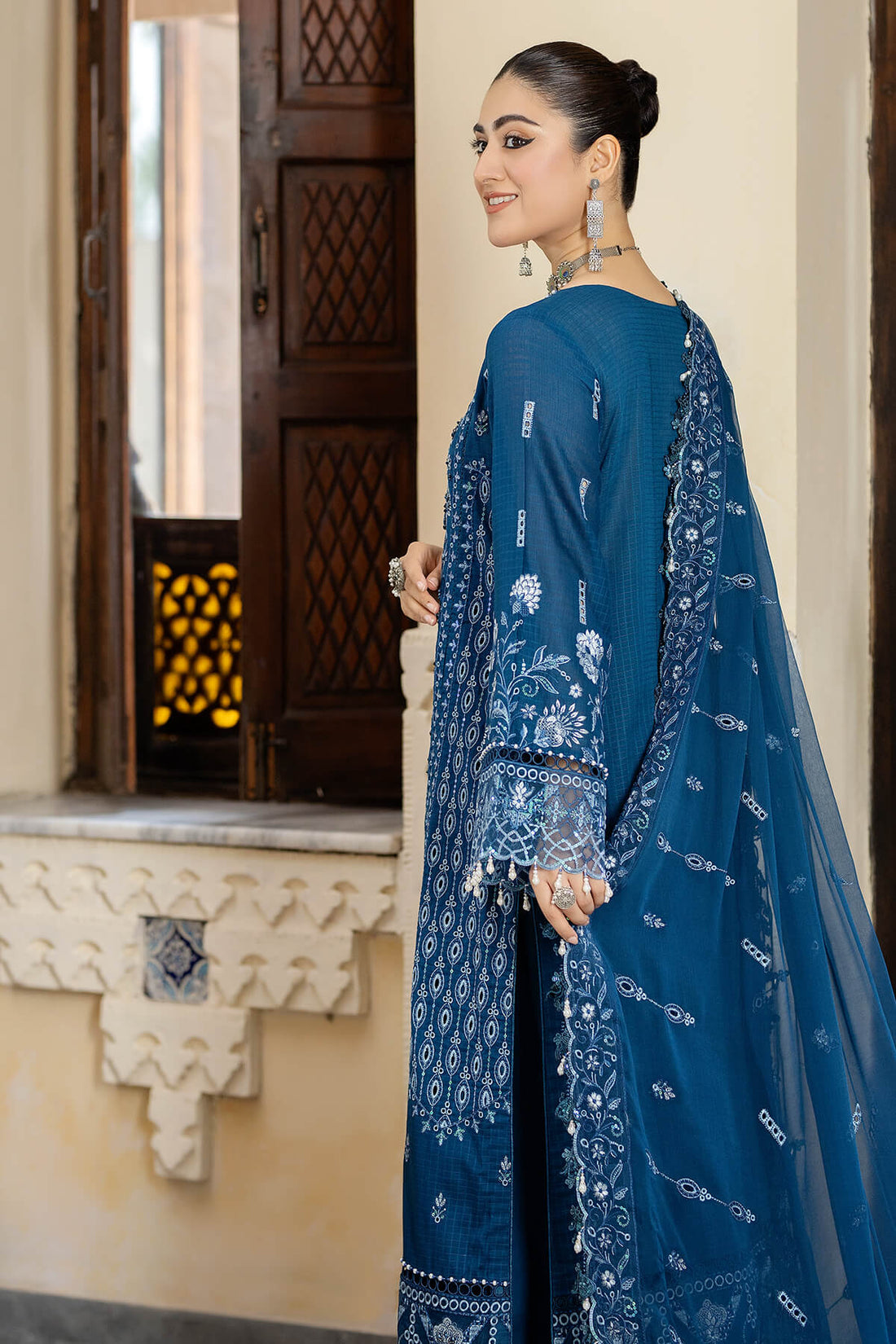 Raeesa Premium | Kimora Lawn Collection | Kimora | HL-19 Farheen - Pakistani Designer Dress - by Raeesa Premium | Type: Luxury - 100% Original at Saira Sultan