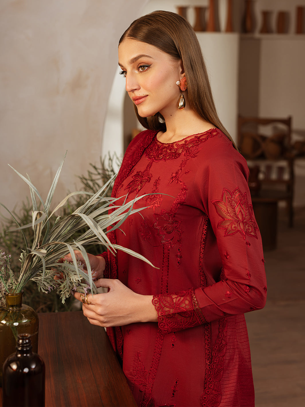 Mahnur | Florence Luxury Lawn 25 | HOORAIN L Deep Red Lawn