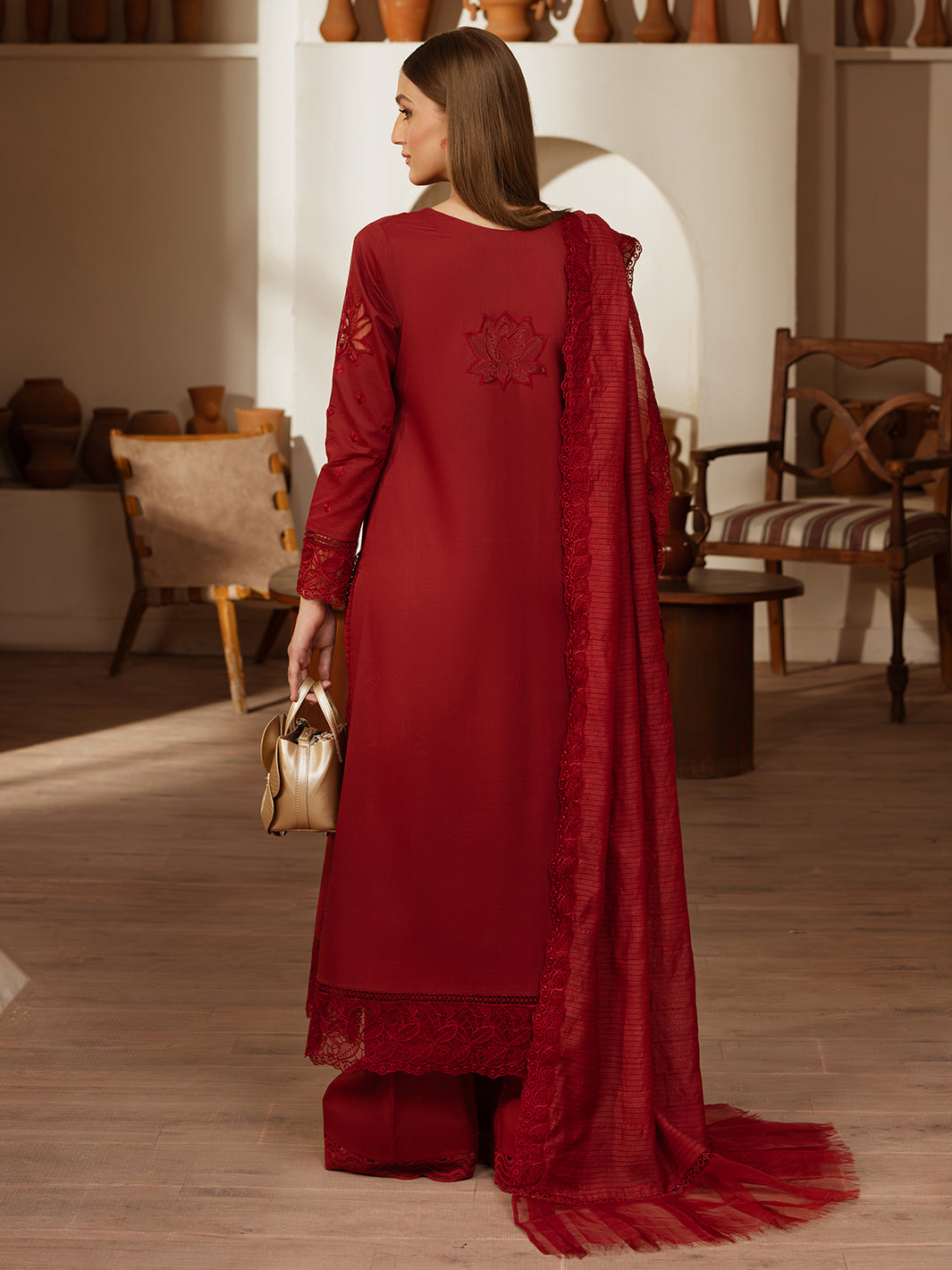 Mahnur | Florence Luxury Lawn 25 | HOORAIN XS Deep Red Lawn