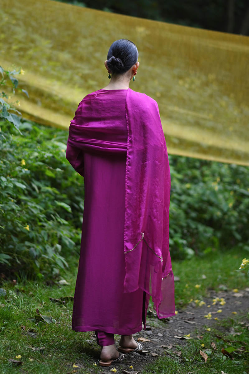 Hue Pret | Farasha Luxury Pret | Lira XS Magenta Pure Sheesha Silk