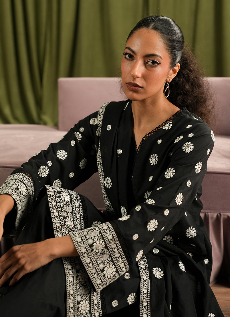 Image | Spring the Tea | ICSE-213669-12383 L Black Cotton