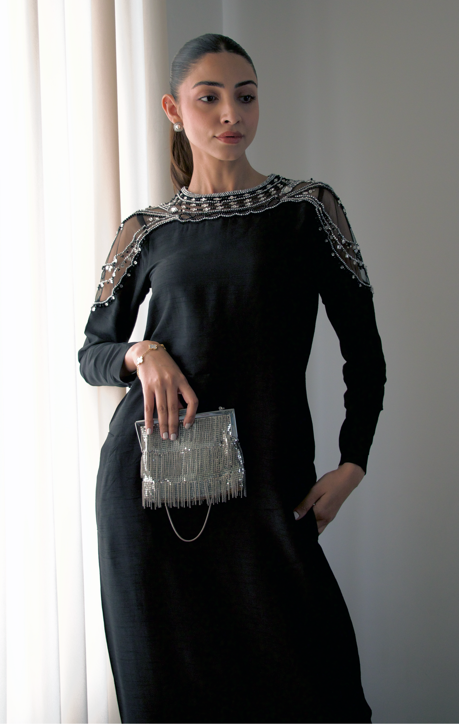 Hana | Signature Series | Dazzle M Black Raw Silk